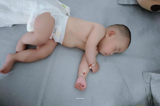 南阳宝宝流白色粘鼻涕